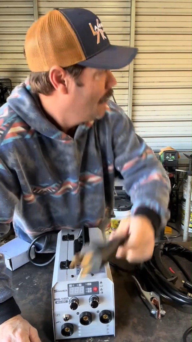SSimder 140A MIG Welder 3 in 1, Dual Voltage Flux Core Lift TIG